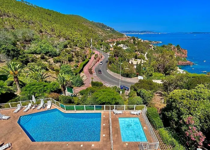 Au Coeur De L'esterel